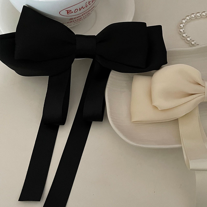 Sovereign Beauty Bow Clip