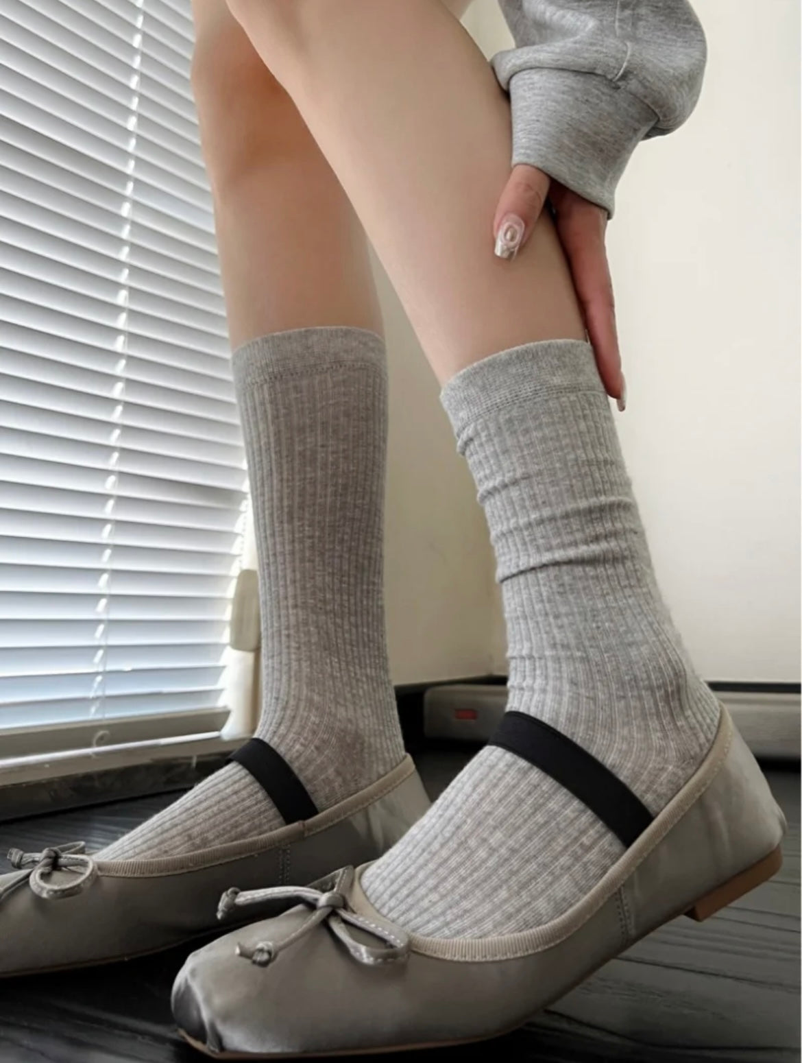 Soft Ribbed Crew Socks