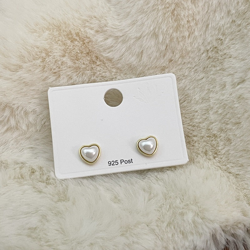 Beige Heart Earstud