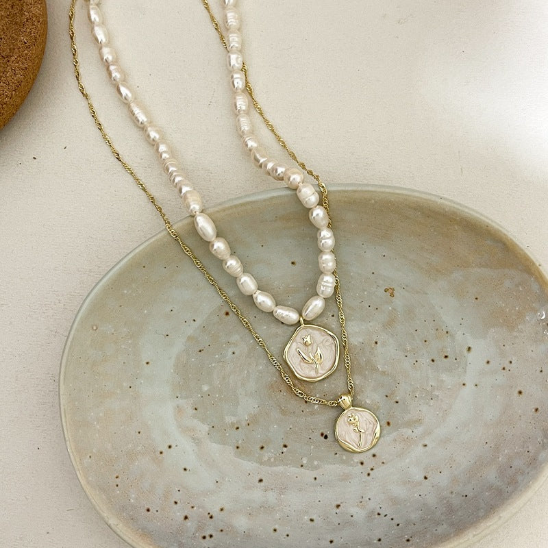 Roses Plate Pearl Necklace