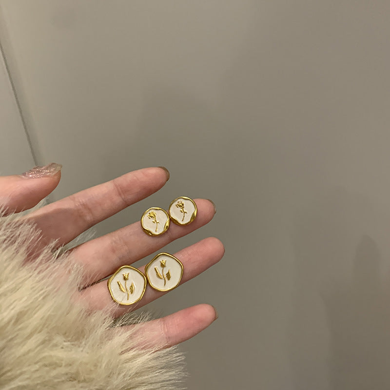Beige Golden Flower Earring