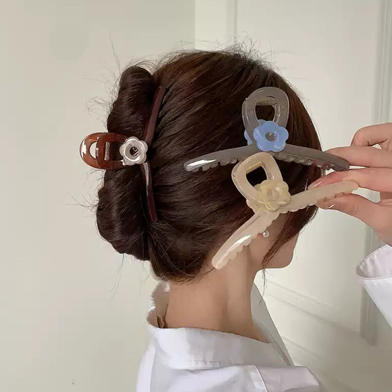 Natrural Sheen Twisted Clip