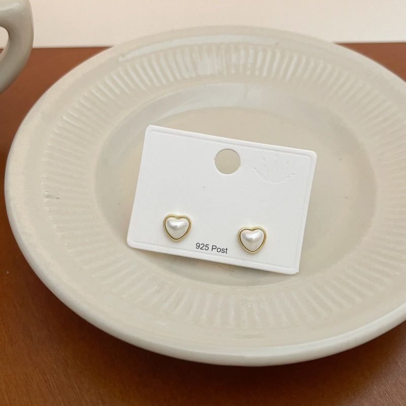 Beige Heart Earstud