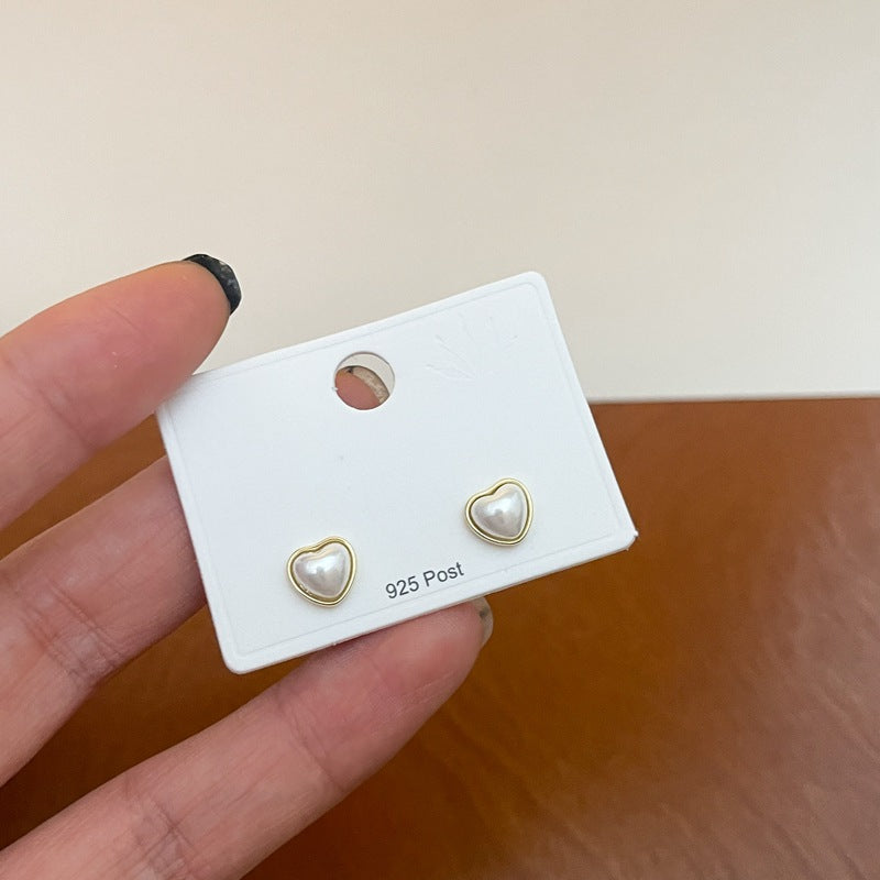 Beige Heart Earstud