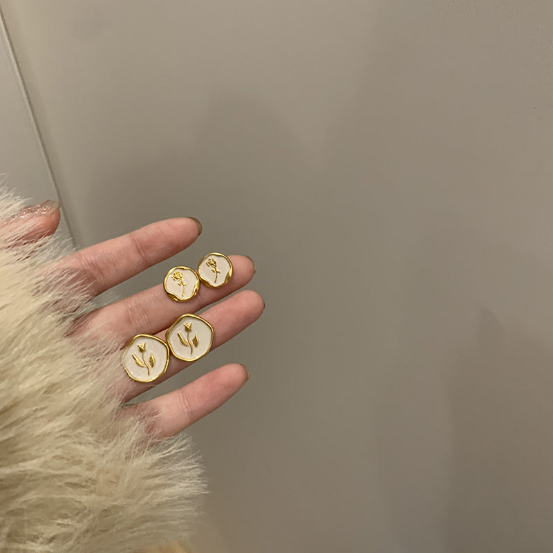 Beige Golden Flower Earring
