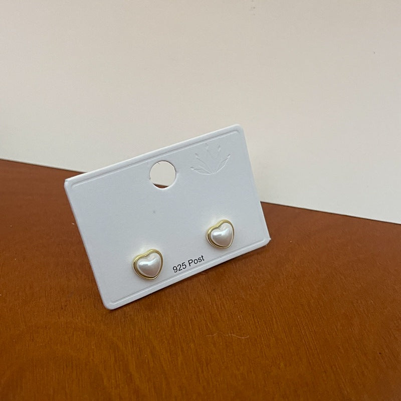 Beige Heart Earstud