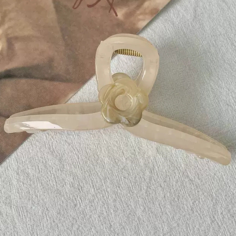 Natrural Sheen Twisted Clip