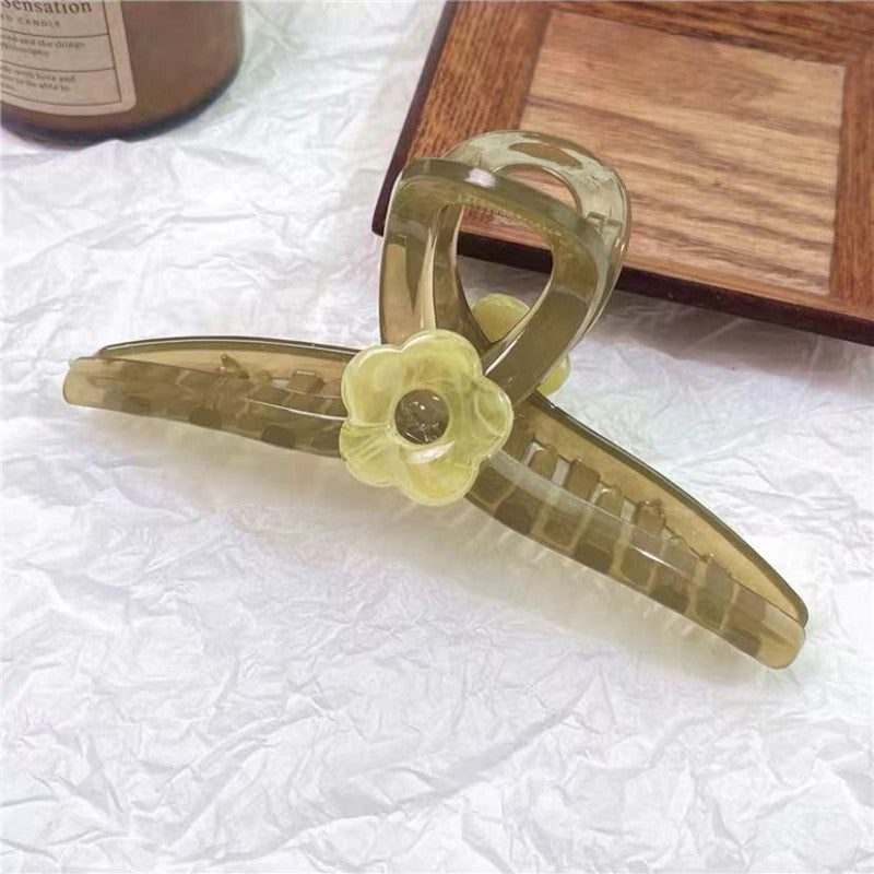 Natrural Sheen Twisted Clip
