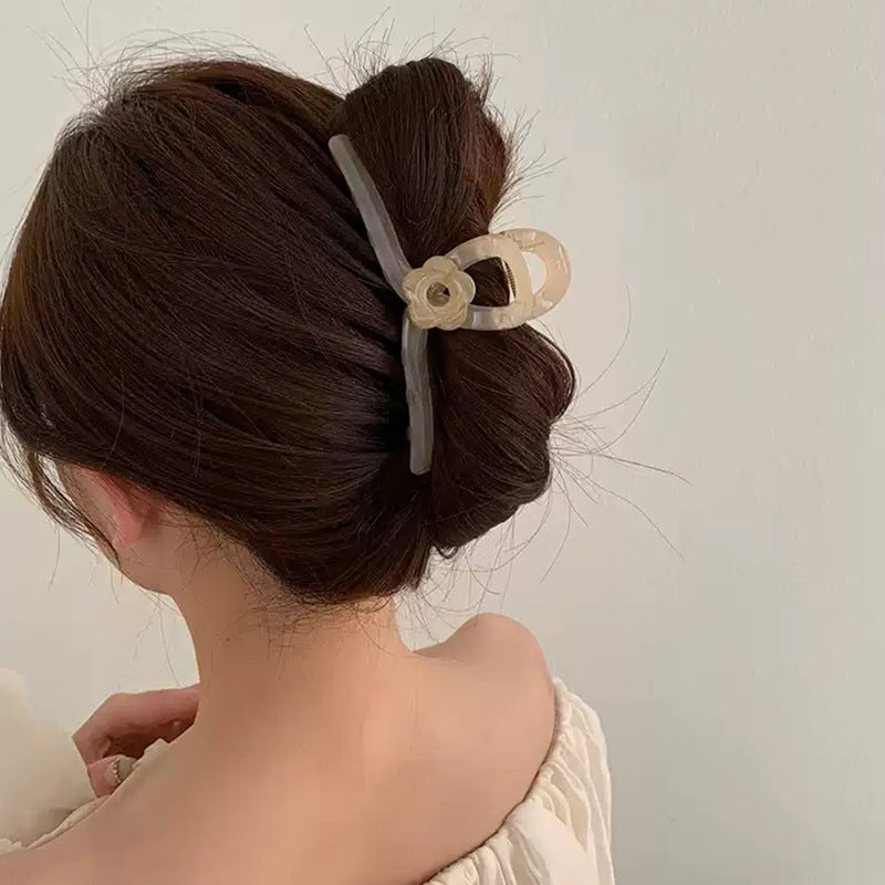 Natrural Sheen Twisted Clip