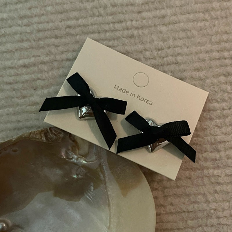 Black Silver Heart Earstud