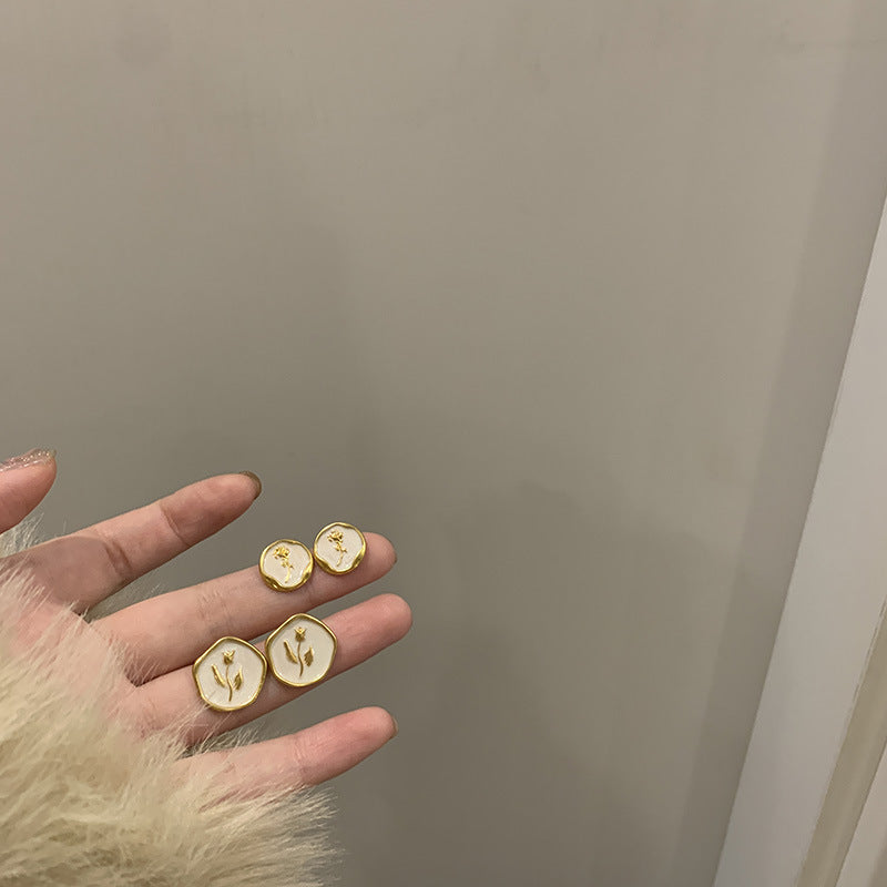 Beige Golden Flower Earring