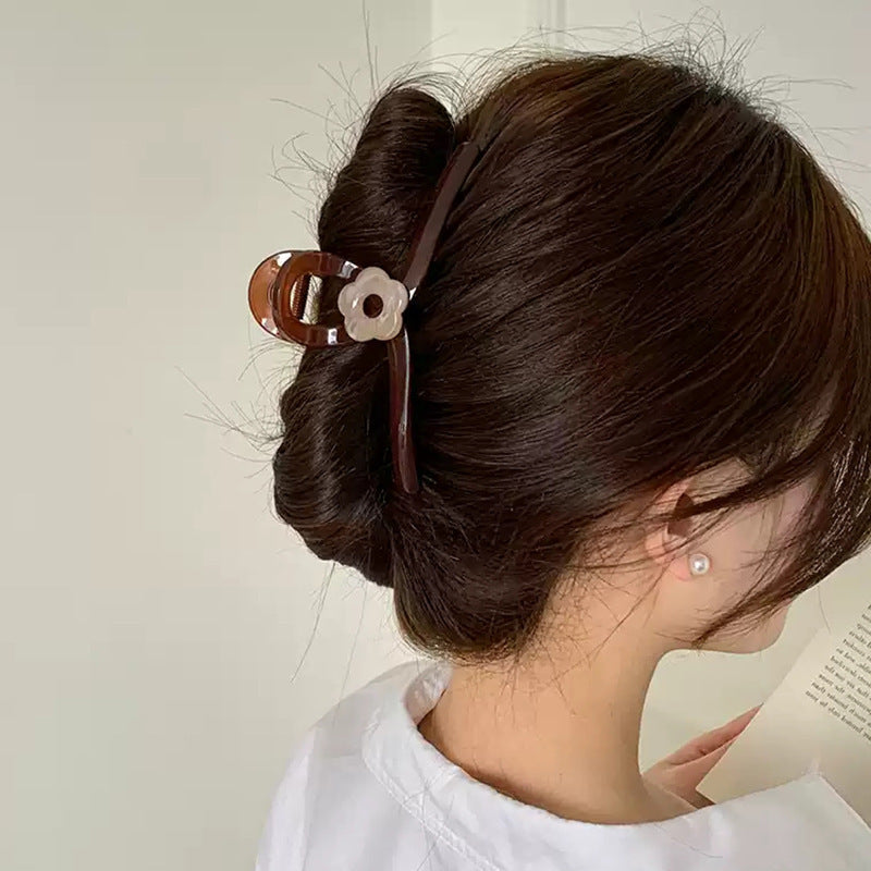 Natrural Sheen Twisted Clip
