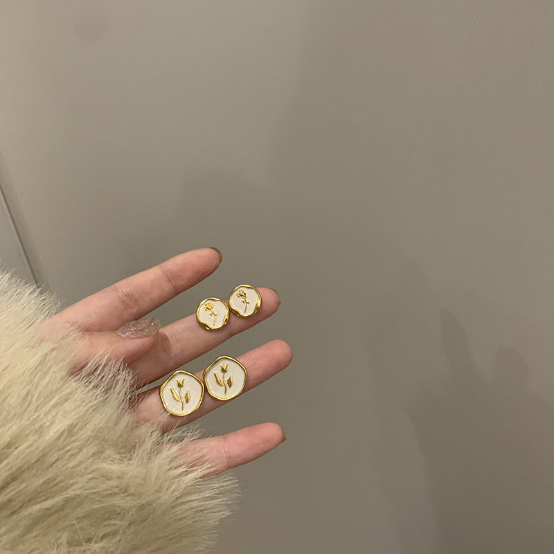 Beige Golden Flower Earring
