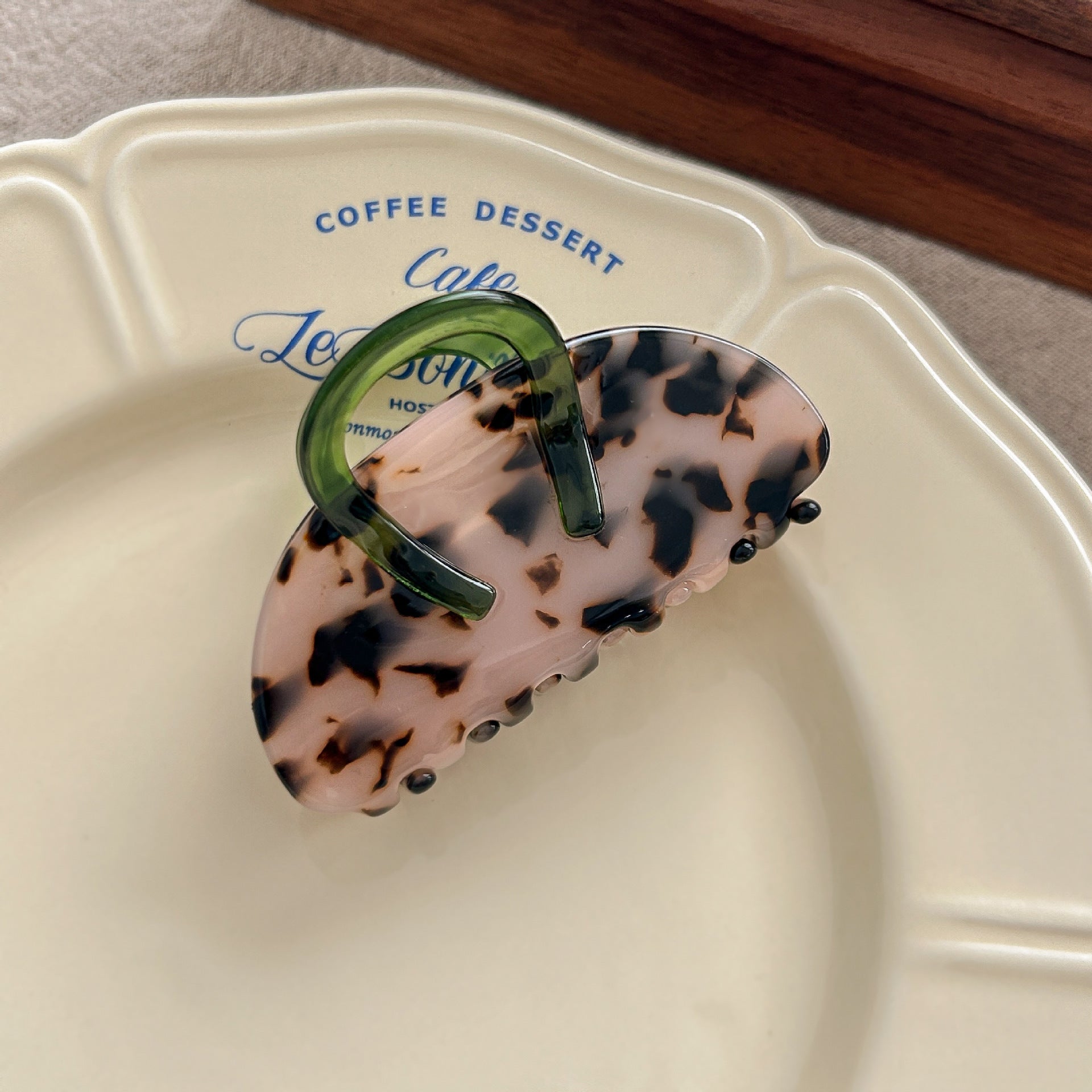 Charming Patterned Hair Claw Set