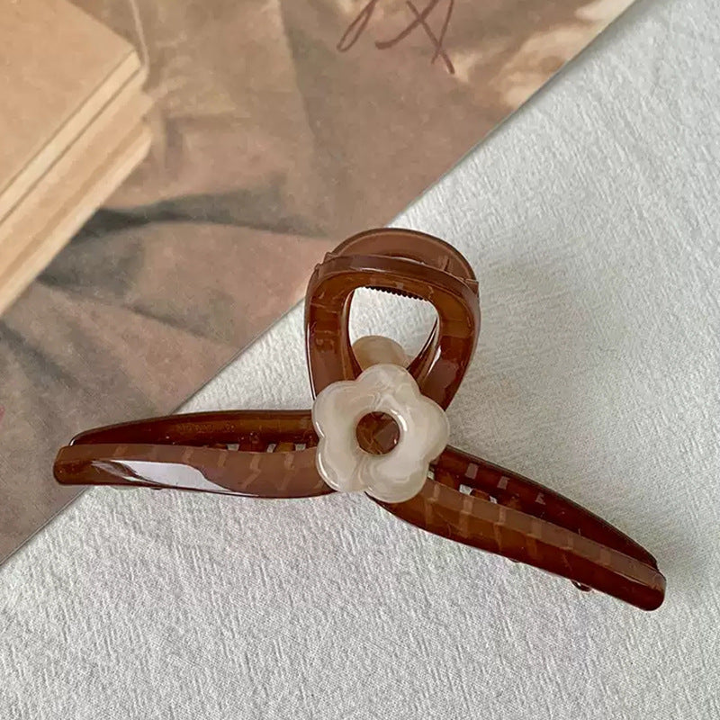 Natrural Sheen Twisted Clip