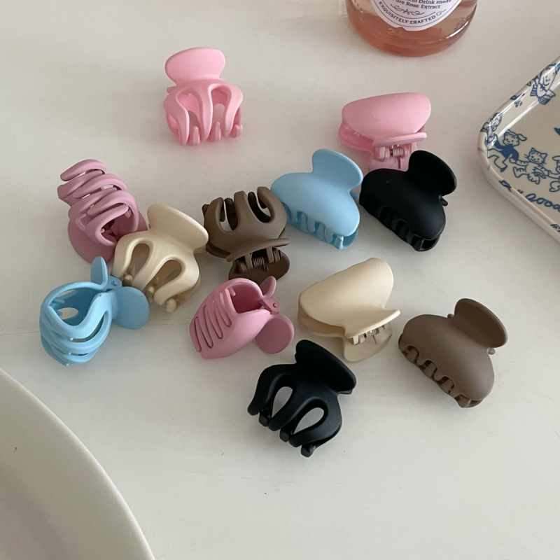 Matte Blossom Claw Clip