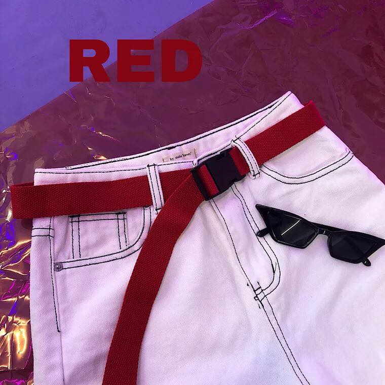 Basic coloured buckle belt