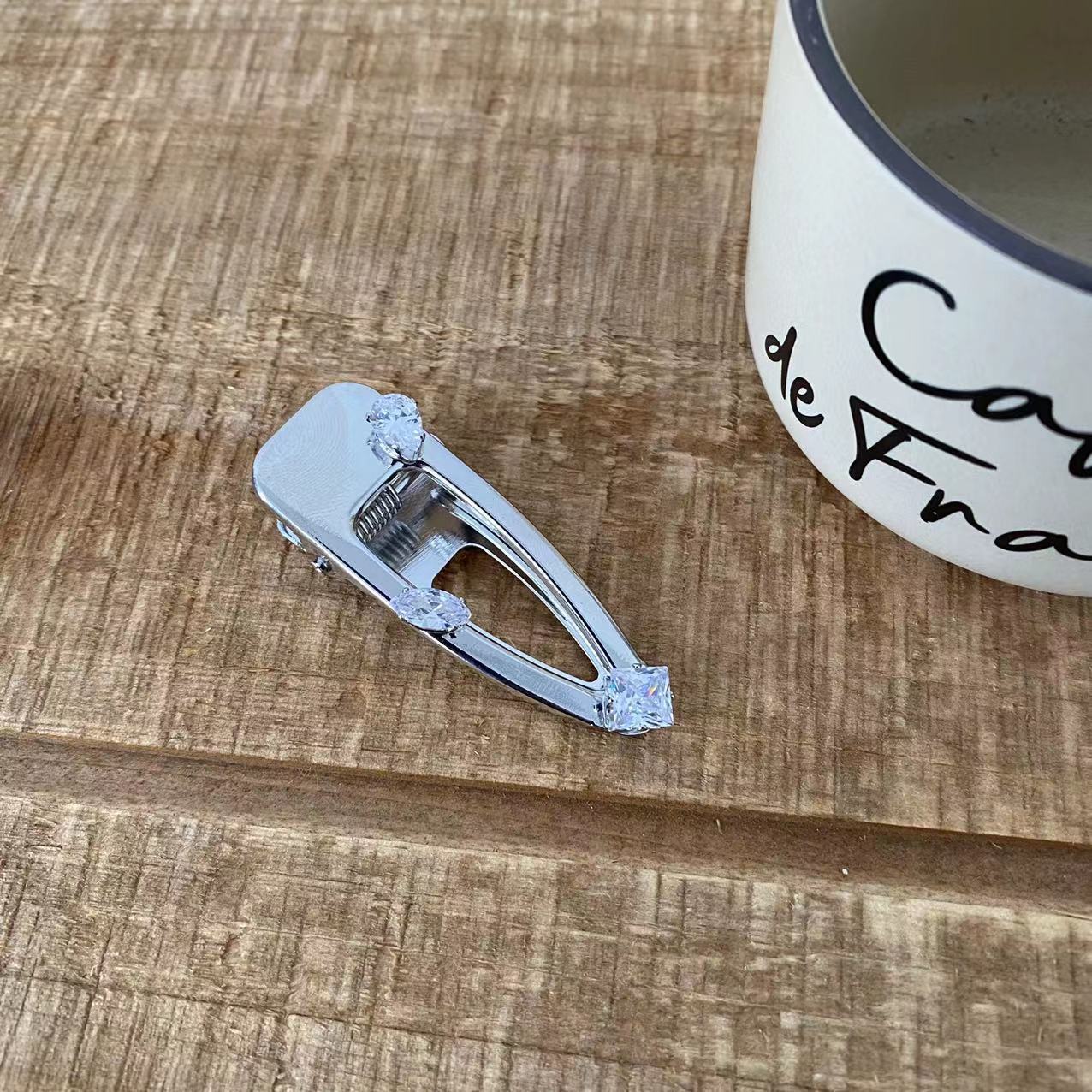 Crystal Stone Clip