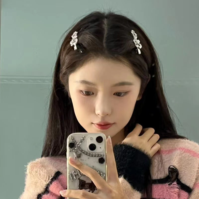 Clean Grunge Flower Clip