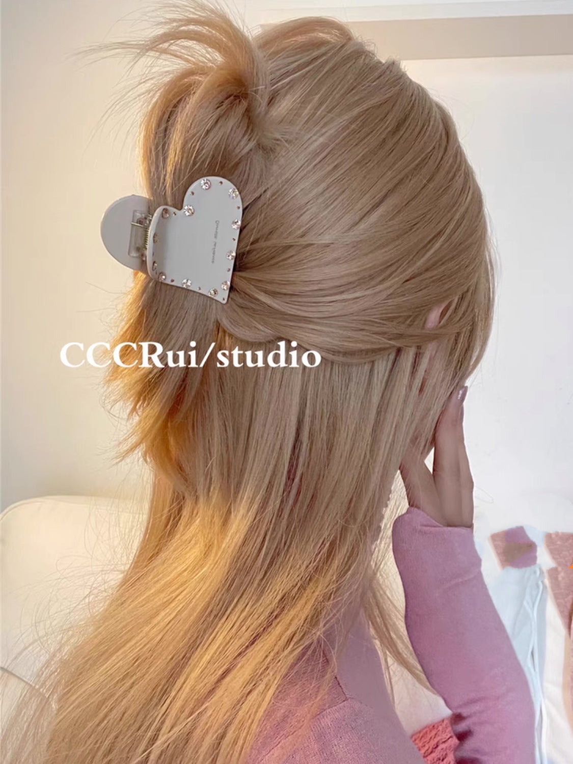 Rhinestone Heart Claw Clip