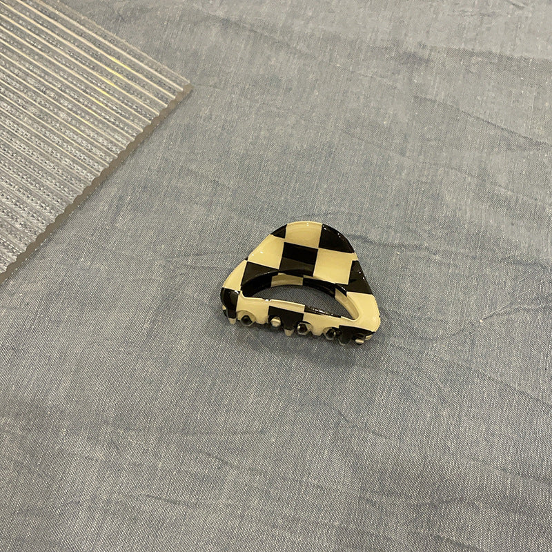 Monochrome Checkered Claw Clip