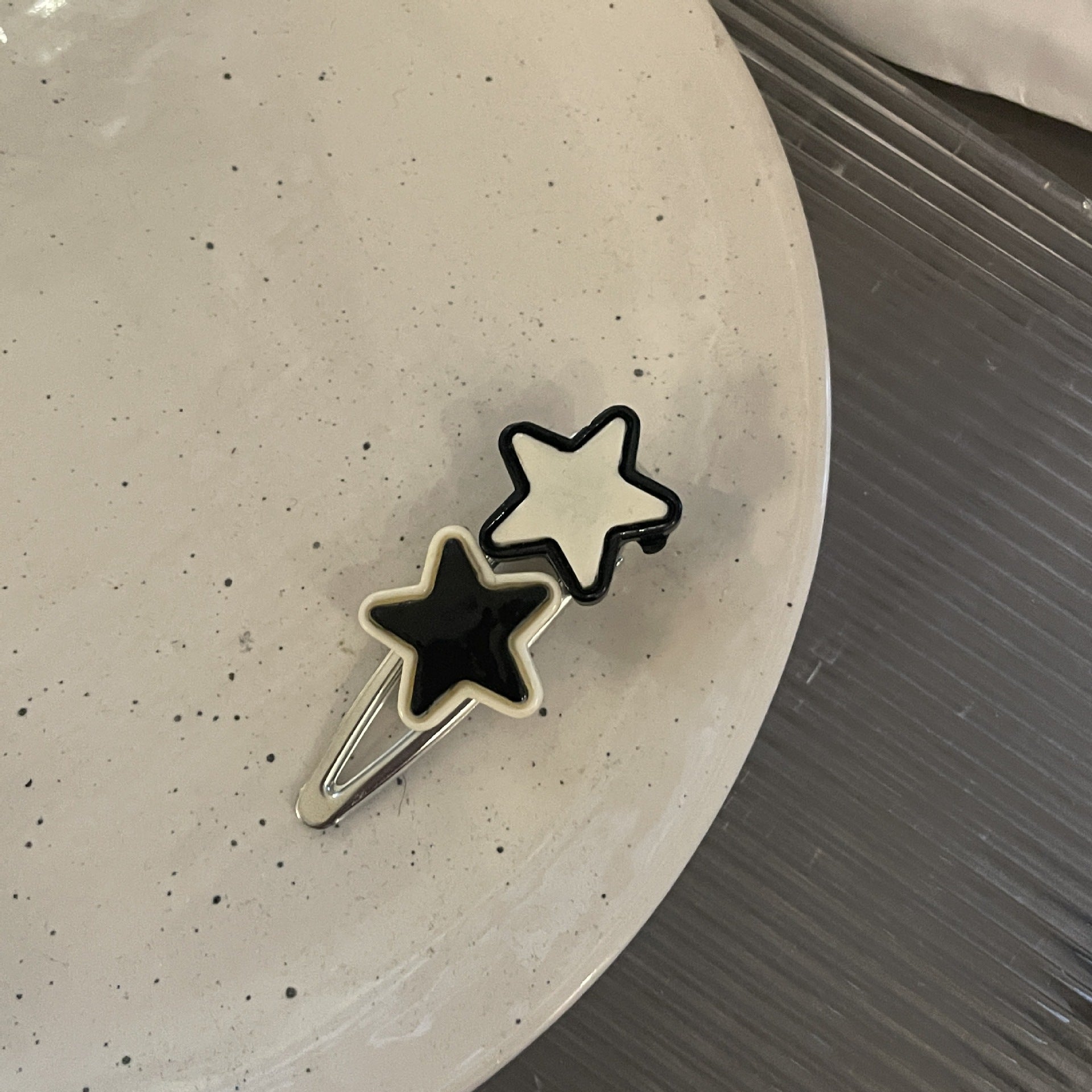 Monochrome Star Clip