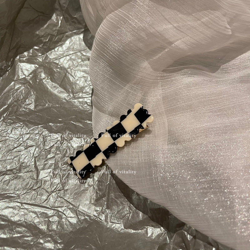 Monochrome Checkered Claw Clip